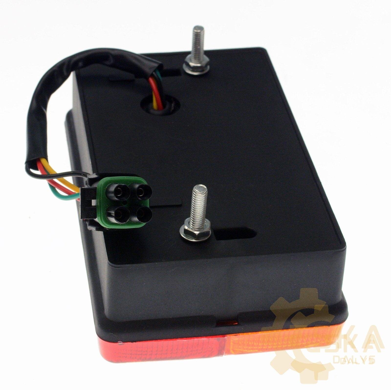 JCB Galinis žibintas 3CX - 700/26200 - Image 3