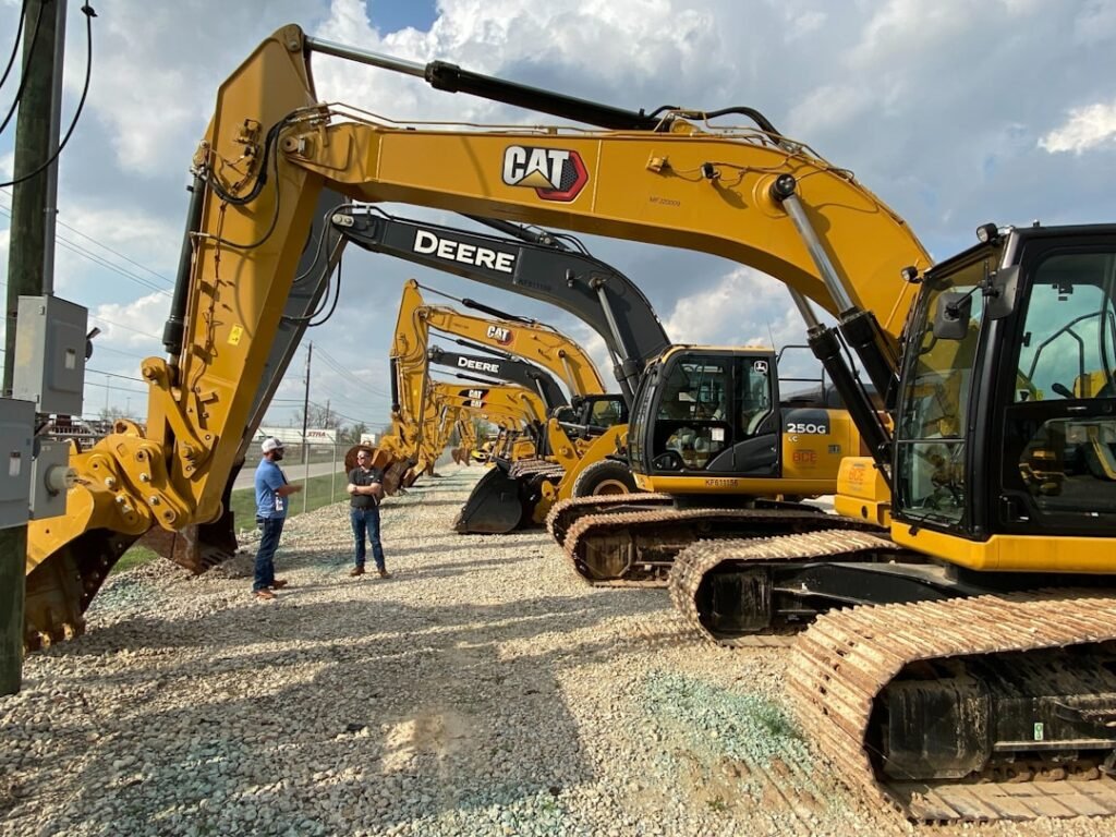 Sandėlyje rasite CAT ekskavatorių dalis ir krautuvą.